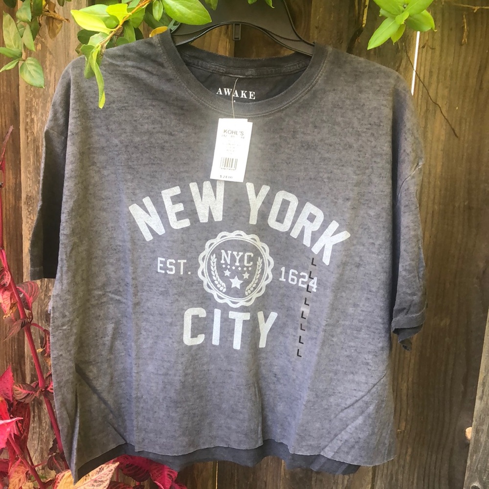 AWAKE! NEW! NYC black-grayish crop top graphic tee.